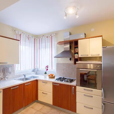 Сasa de vacaciones 4 Bedroom Beautiful In