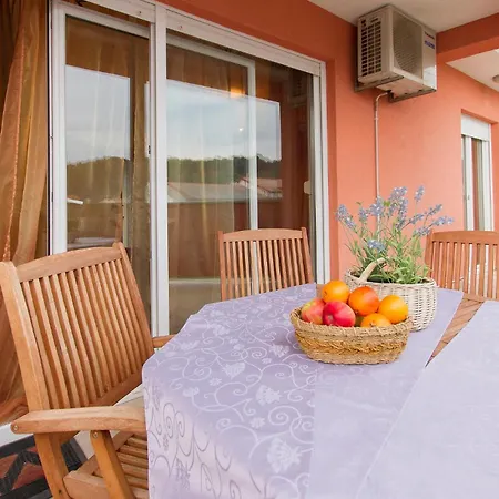 4 Bedroom Beautiful In Сasa de vacaciones
