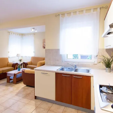 4 Bedroom Beautiful In *