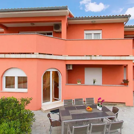 Holiday home 4 Bedroom Beautiful In *